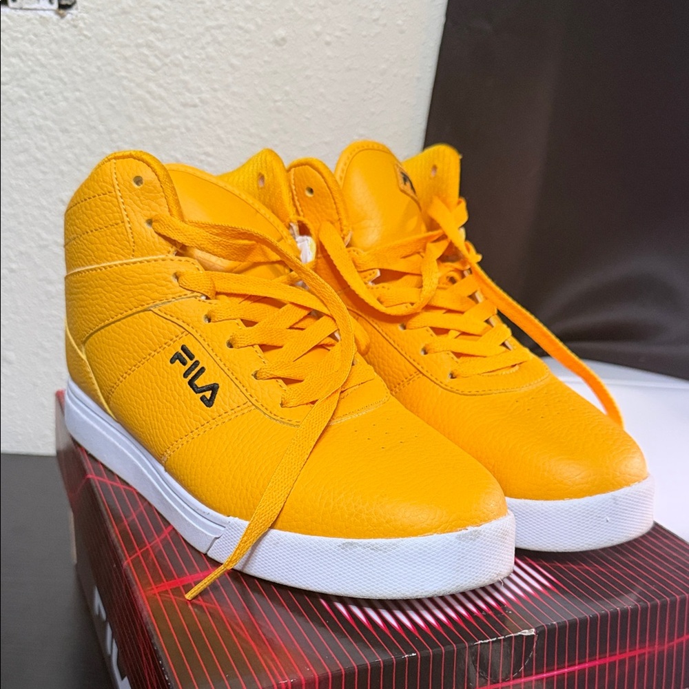 Fila Men's Bright Yellow Sneakers